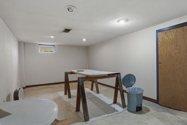 1917 33rd Street, Moline, IL 61265