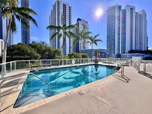 2200 NE 4th Ave 602, Miami, FL 33137