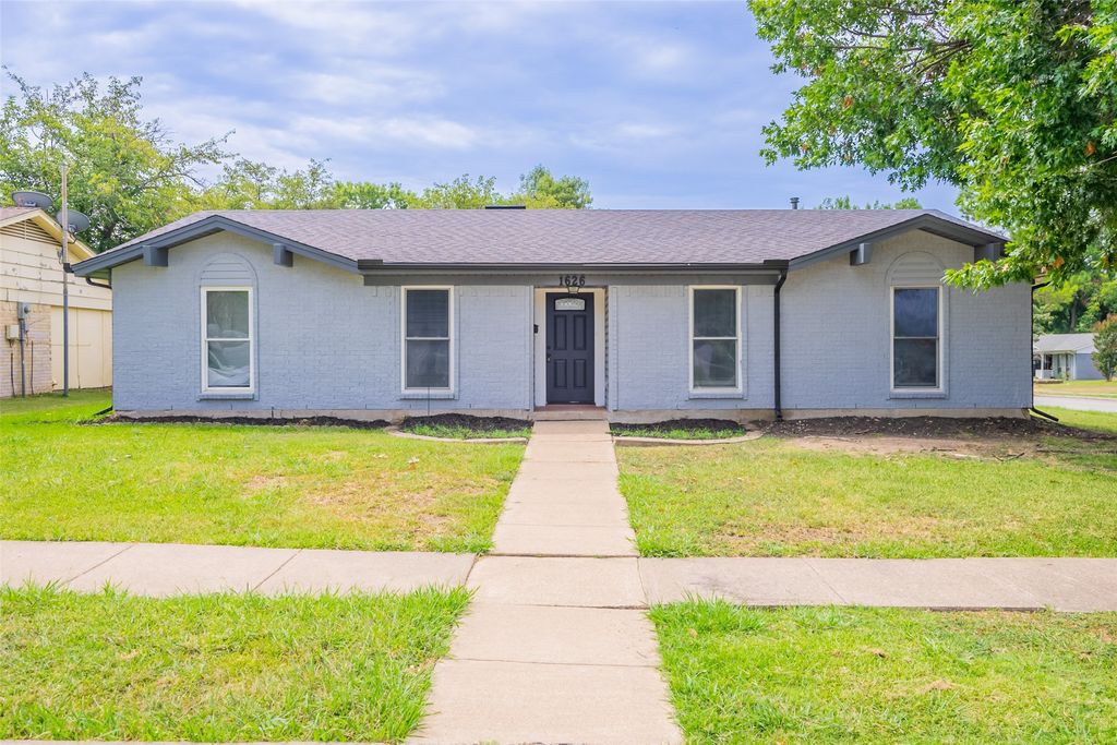 1626 Travis Street, Garland, TX 75042