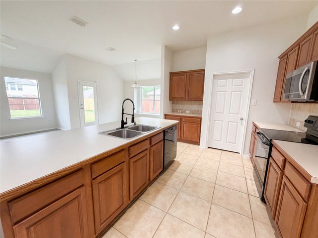 2002 Bayberry Court, Forney, TX 75126