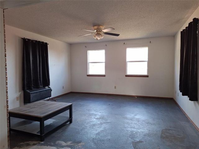 612 Skyline Drive, El Reno, OK 73036