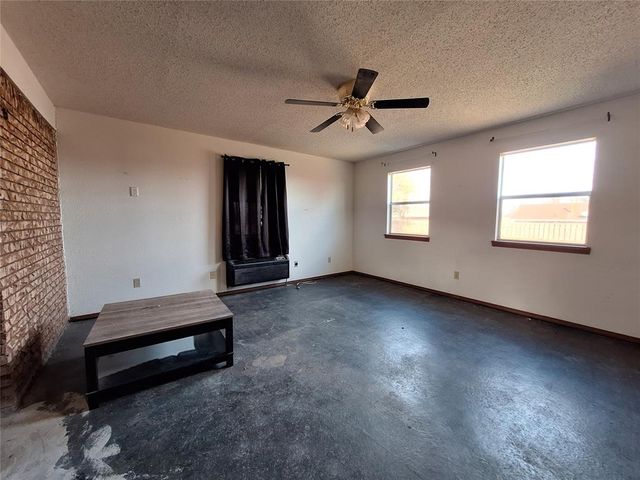 612 Skyline Drive, El Reno, OK 73036