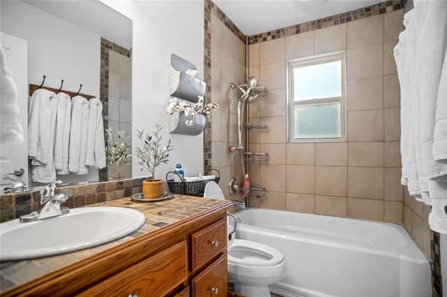 8670 Wild Cherry Drive, Rogers, AR 72756