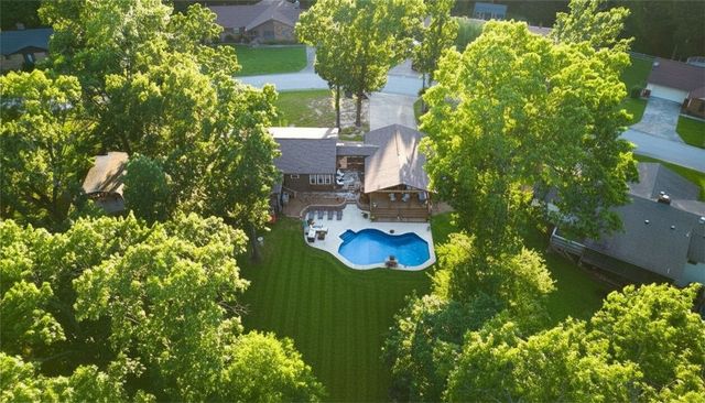 8670 Wild Cherry Drive, Rogers, AR 72756
