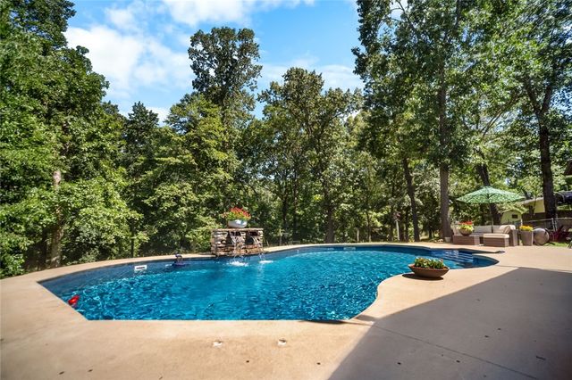 8670 Wild Cherry Drive, Rogers, AR 72756
