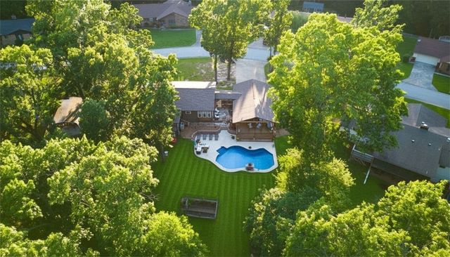 8670 Wild Cherry Drive, Rogers, AR 72756