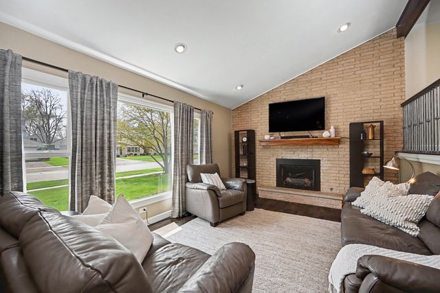 610 W Noyes Street, Arlington Heights, IL 60005