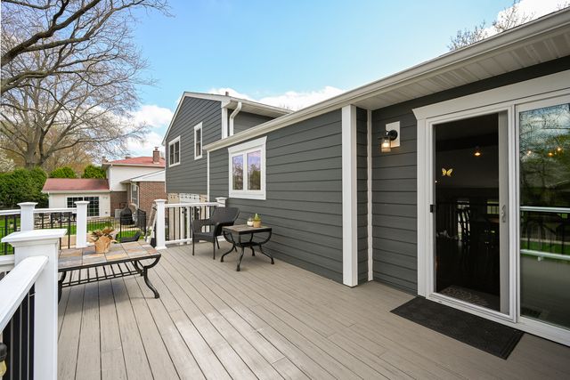 610 W Noyes Street, Arlington Heights, IL 60005