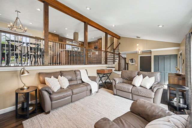 610 W Noyes Street, Arlington Heights, IL 60005