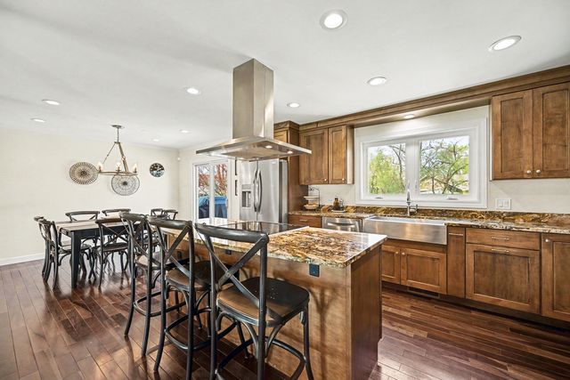 610 W Noyes Street, Arlington Heights, IL 60005