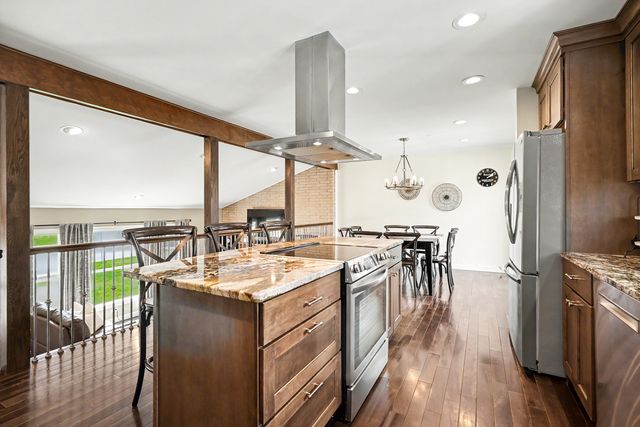 610 W Noyes Street, Arlington Heights, IL 60005