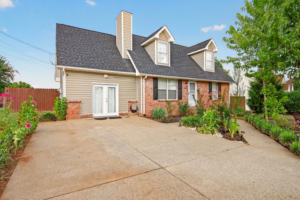 1217 Marla Dr, Clarksville, TN 37042