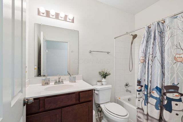 3796 Evelynton Avenue, Lewis Center, OH 43035