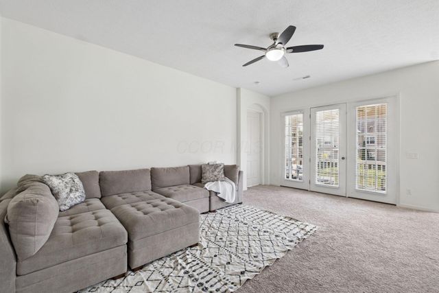 3796 Evelynton Avenue, Lewis Center, OH 43035