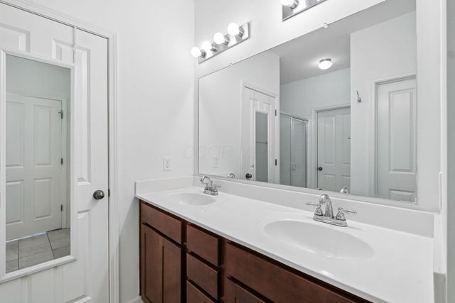 3796 Evelynton Avenue, Lewis Center, OH 43035
