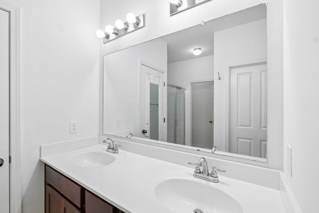 3796 Evelynton Avenue, Lewis Center, OH 43035