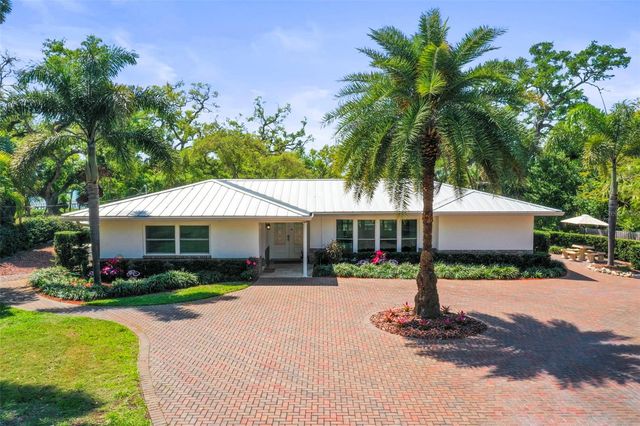 1600 PARK STREET N, St Petersburg, FL 33710