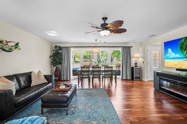 1600 PARK STREET N, St Petersburg, FL 33710