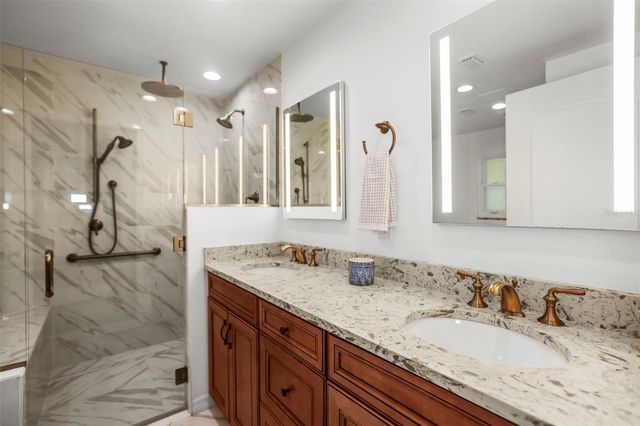 1600 PARK STREET N, St Petersburg, FL 33710