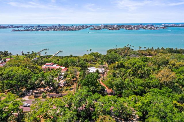 1600 PARK STREET N, St Petersburg, FL 33710