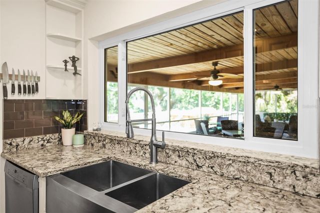 1600 PARK STREET N, St Petersburg, FL 33710