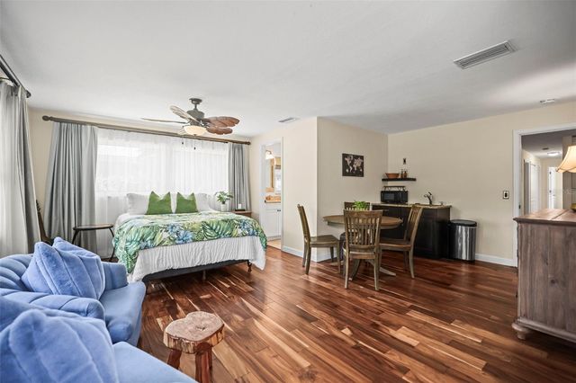 1600 PARK STREET N, St Petersburg, FL 33710