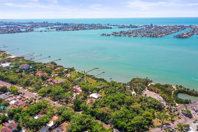 1600 PARK STREET N, St Petersburg, FL 33710