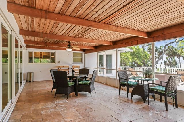 1600 PARK STREET N, St Petersburg, FL 33710