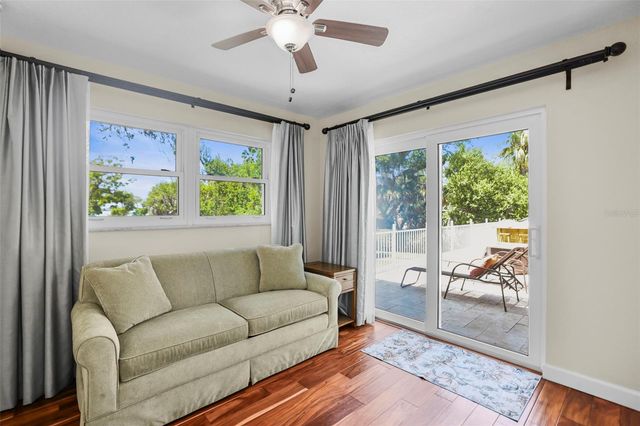 1600 PARK STREET N, St Petersburg, FL 33710