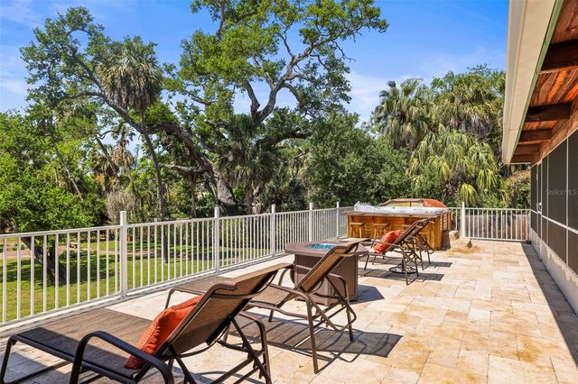 1600 PARK STREET N, St Petersburg, FL 33710