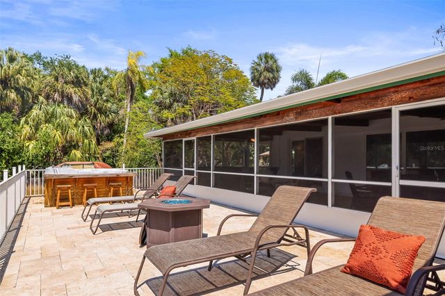 1600 PARK STREET N, St Petersburg, FL 33710