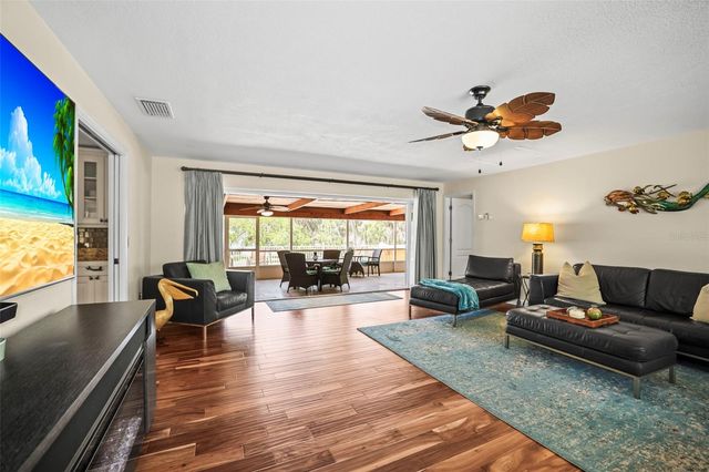 1600 PARK STREET N, St Petersburg, FL 33710