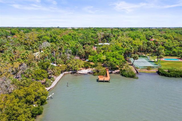 1600 PARK STREET N, St Petersburg, FL 33710