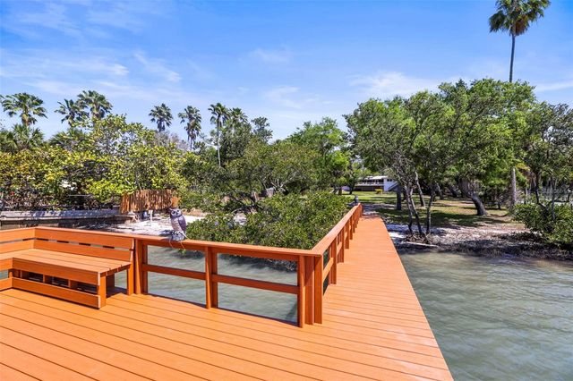 1600 PARK STREET N, St Petersburg, FL 33710