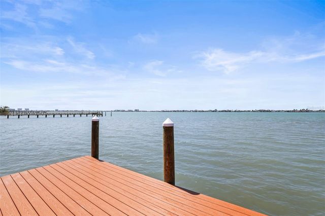 1600 PARK STREET N, St Petersburg, FL 33710