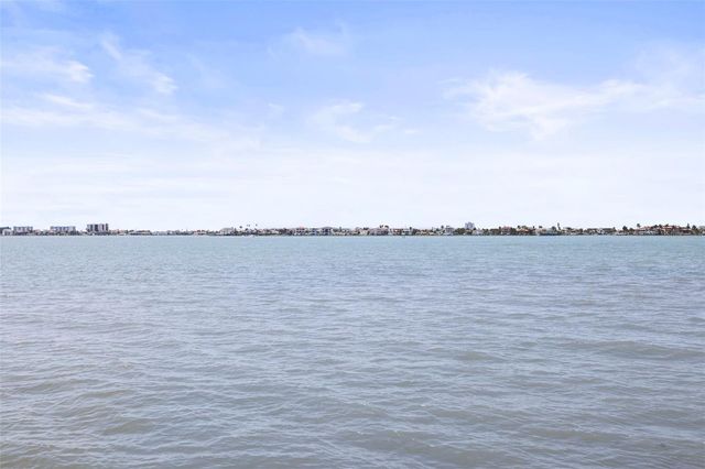 1600 PARK STREET N, St Petersburg, FL 33710