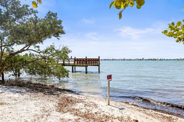 1600 PARK STREET N, St Petersburg, FL 33710