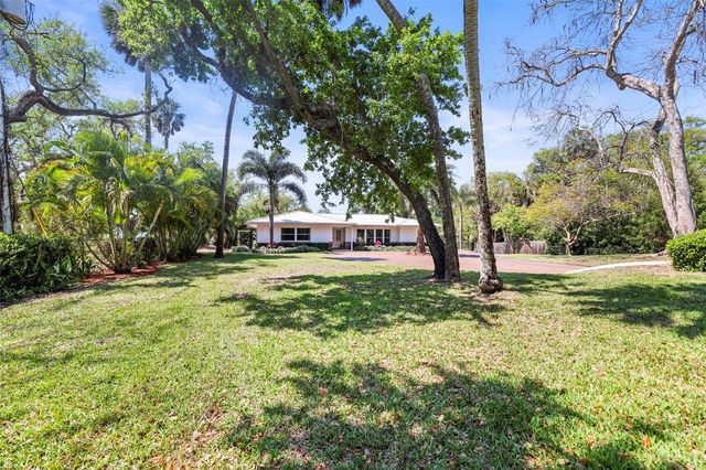 1600 PARK STREET N, St Petersburg, FL 33710