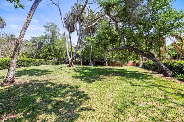 1600 PARK STREET N, St Petersburg, FL 33710