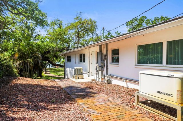 1600 PARK STREET N, St Petersburg, FL 33710