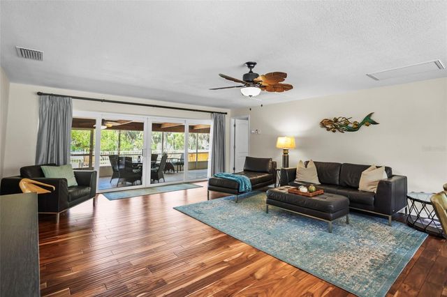 1600 PARK STREET N, St Petersburg, FL 33710