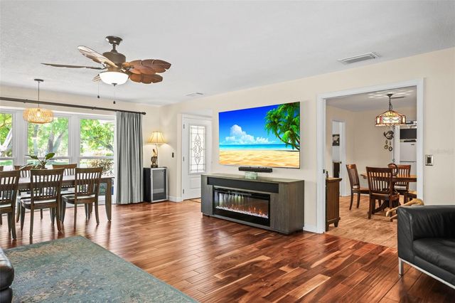 1600 PARK STREET N, St Petersburg, FL 33710