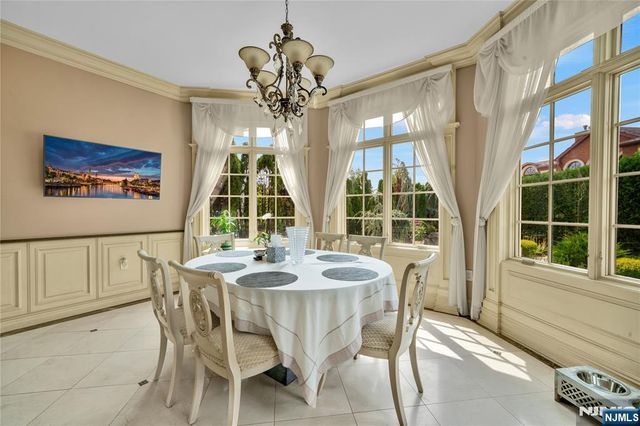 2 Euclid Road, Fort Lee, NJ 07024
