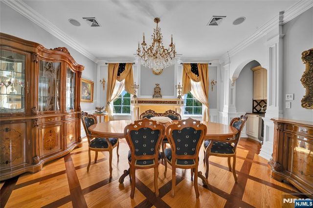 2 Euclid Road, Fort Lee, NJ 07024