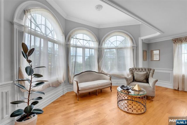 2 Euclid Road, Fort Lee, NJ 07024