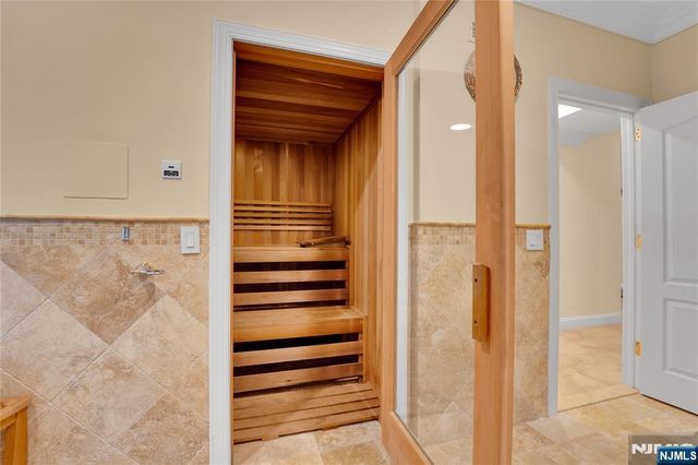 2 Euclid Road, Fort Lee, NJ 07024