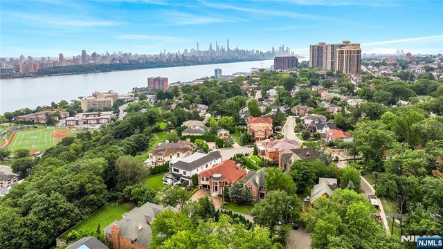 2 Euclid Road, Fort Lee, NJ 07024