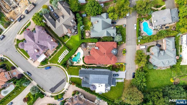 2 Euclid Road, Fort Lee, NJ 07024