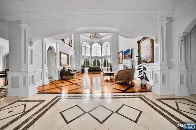 2 Euclid Road, Fort Lee, NJ 07024