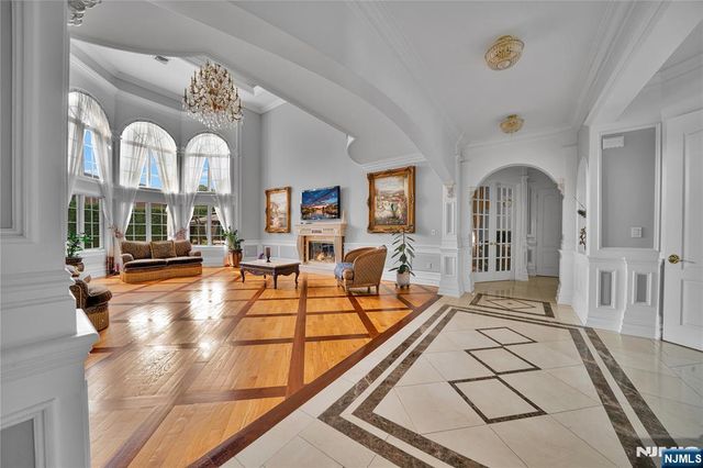 2 Euclid Road, Fort Lee, NJ 07024